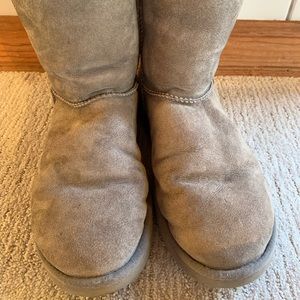 Classic Short Uggs! Gray Size 8